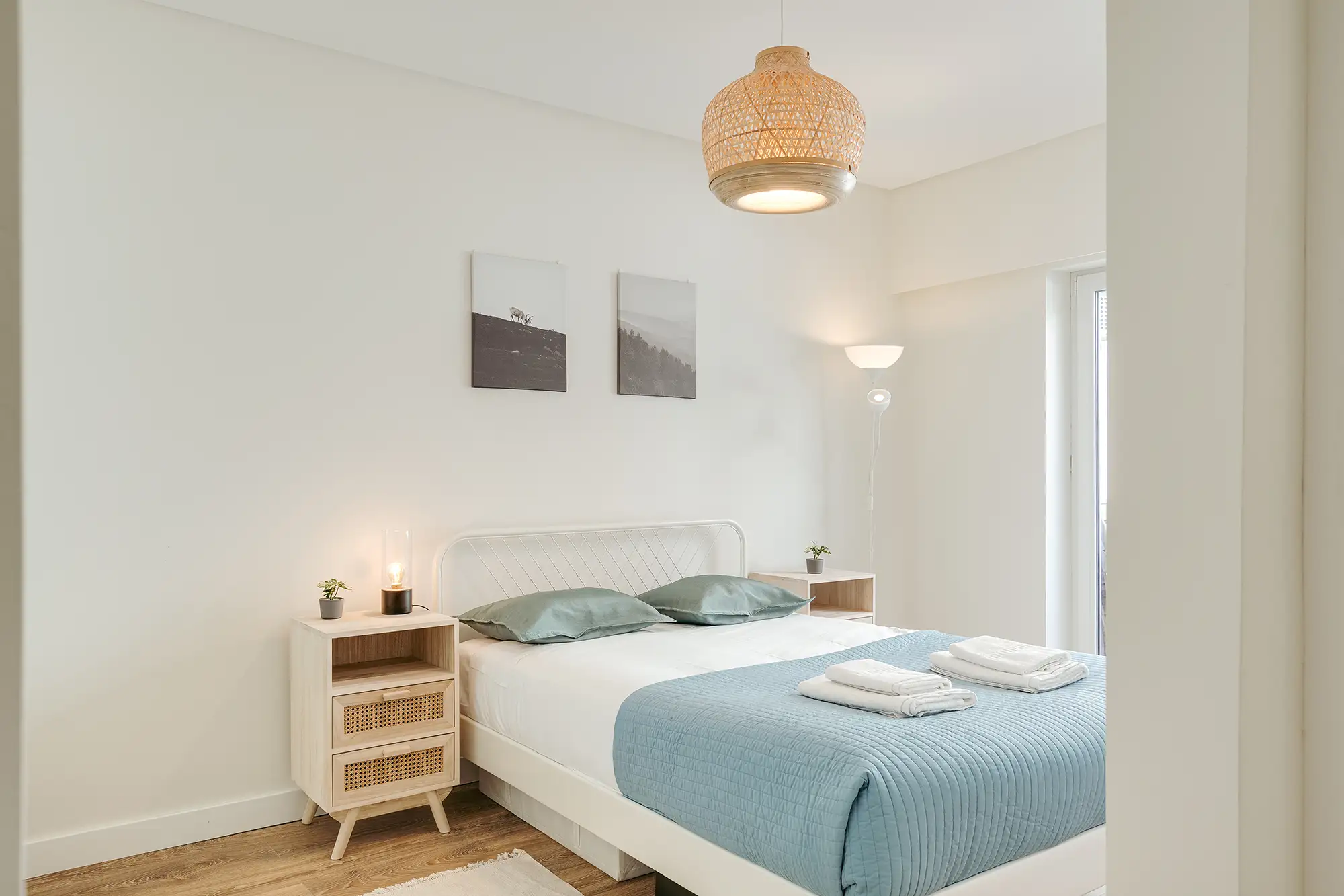 Second bedroom in Lisbon apartment