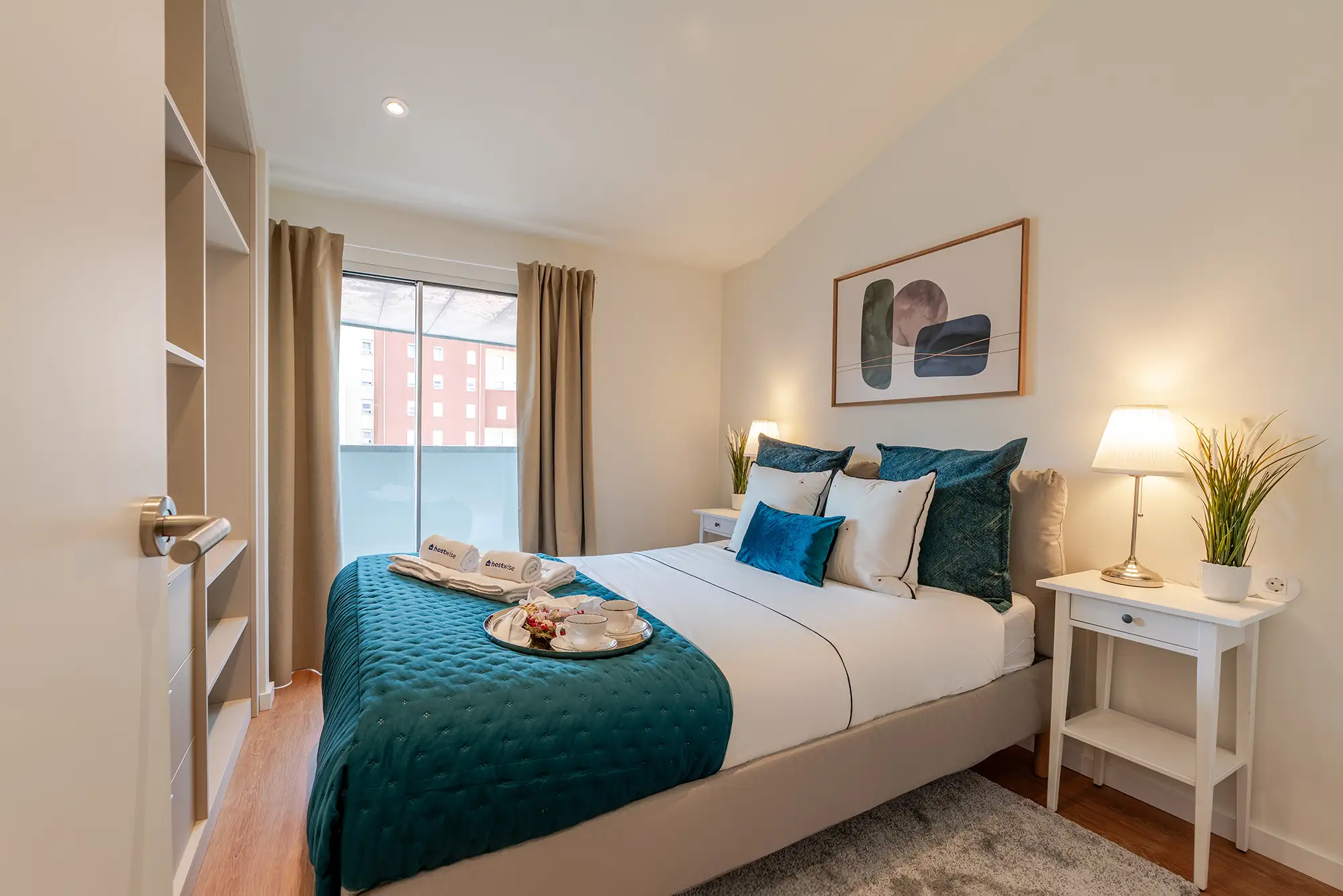 Bright room in Porto vacation rental by Host Wise